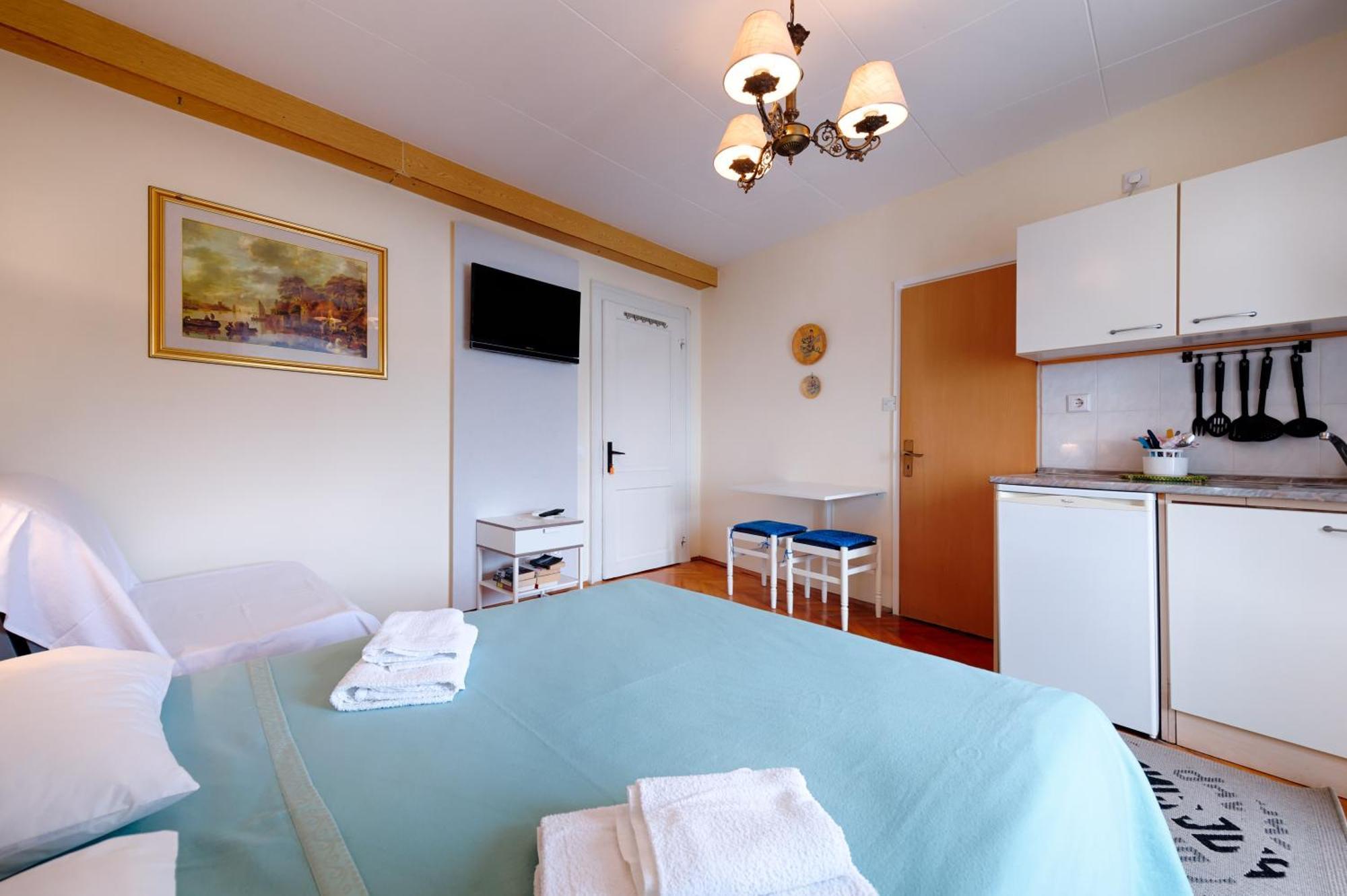 Mira Sea Front Guesthouse Komiza Room photo